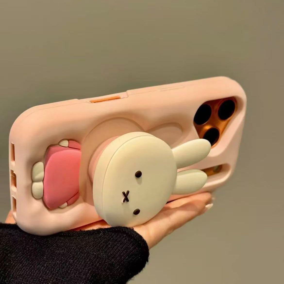 Mobile Tech Accessories - Kreskówkowe, trójwymiarowe etui na telefon z