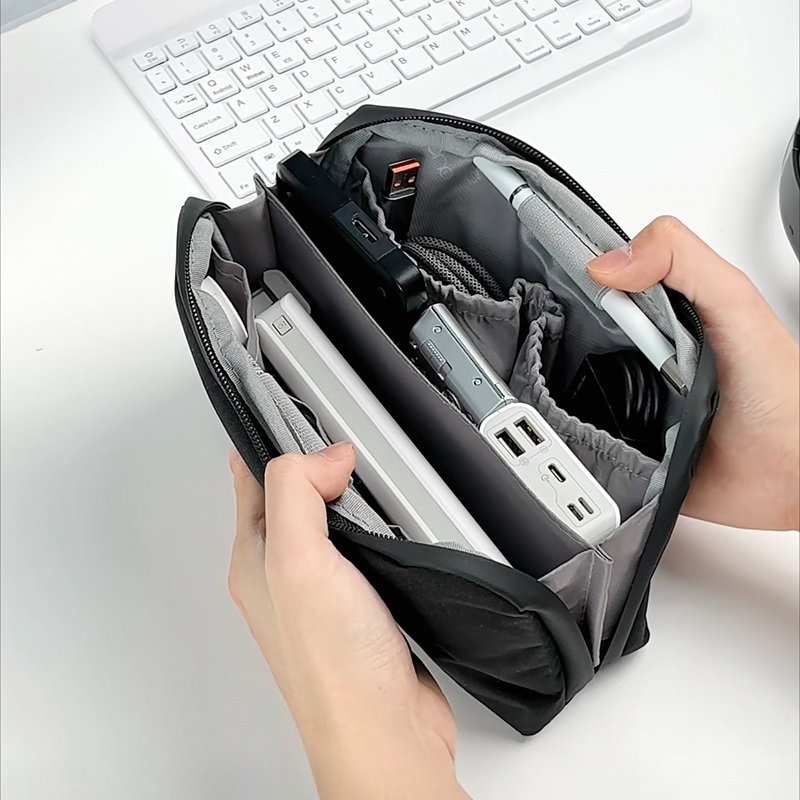 Tech Accessories Travel Organizer Pouch - Organizer kabli w kształcie muszli, duża